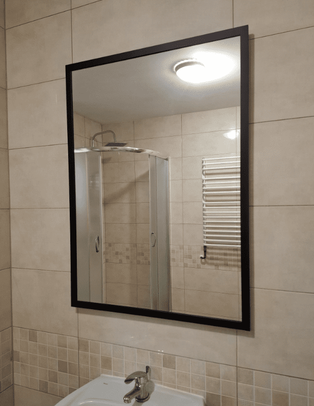 Lustro LED IZMAEL - Prostokątne w czarnej aluminiowej ramie